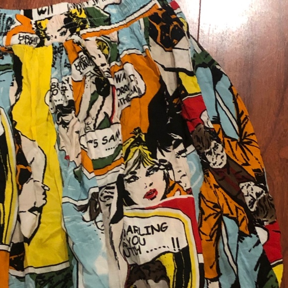 brandy melville skater skirt - comic - Picture 4 of 4
